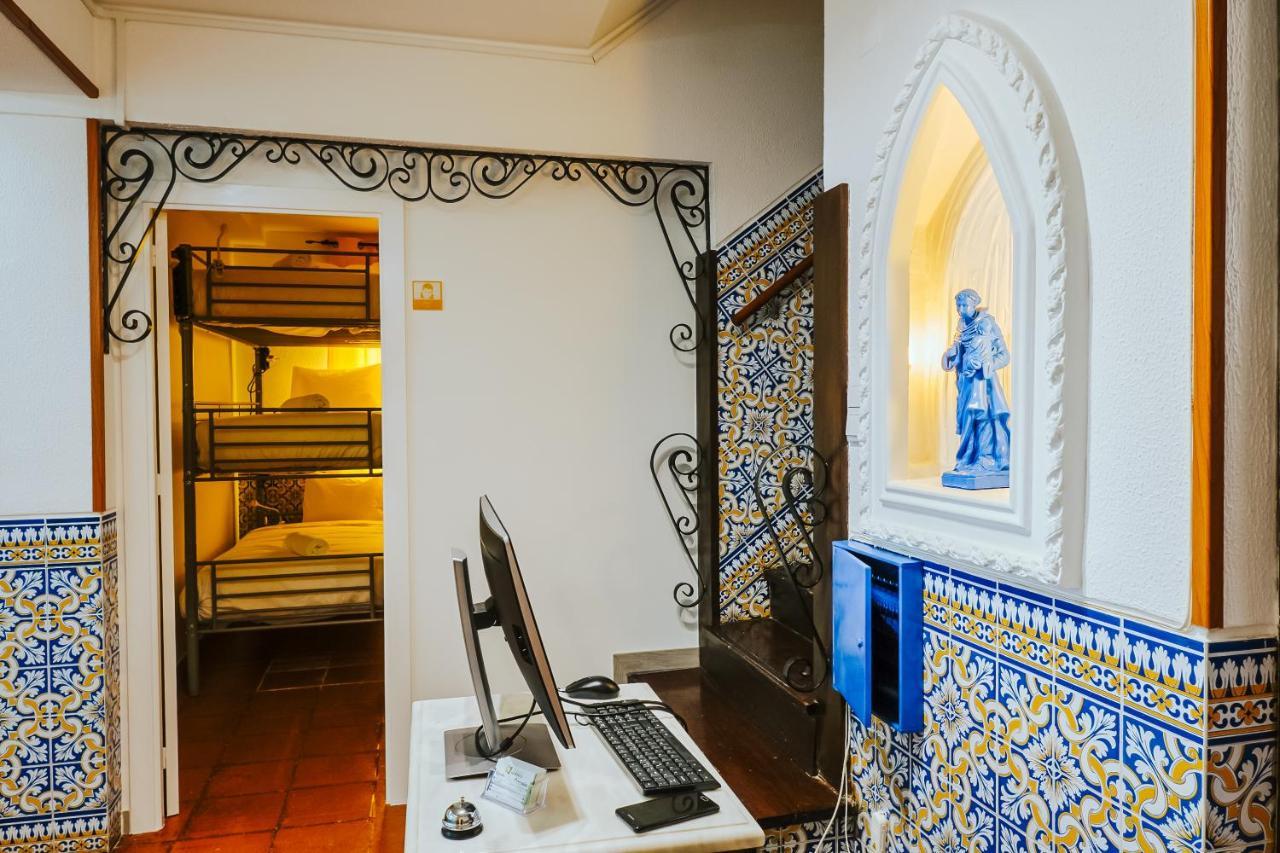 Help Yourself Hostels - Restelo Lisboa Eksteriør billede