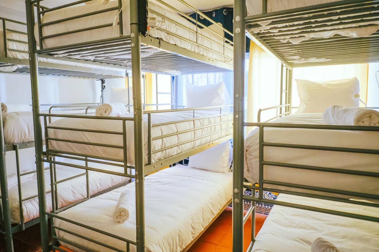 Help Yourself Hostels - Restelo Lisboa Eksteriør billede