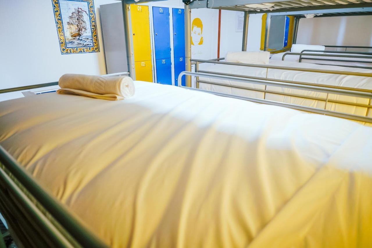 Help Yourself Hostels - Restelo Lisboa Eksteriør billede